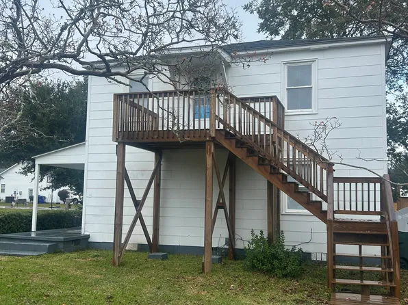 1611 New Bern St, Newport, NC 28570