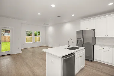 3 bed, 2.5 bath, 1529 sqft, $2,350 — Photo 2