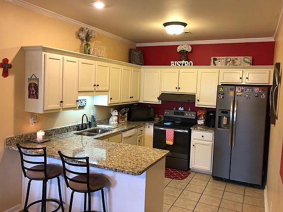 Kitchen- Granite, Stainless