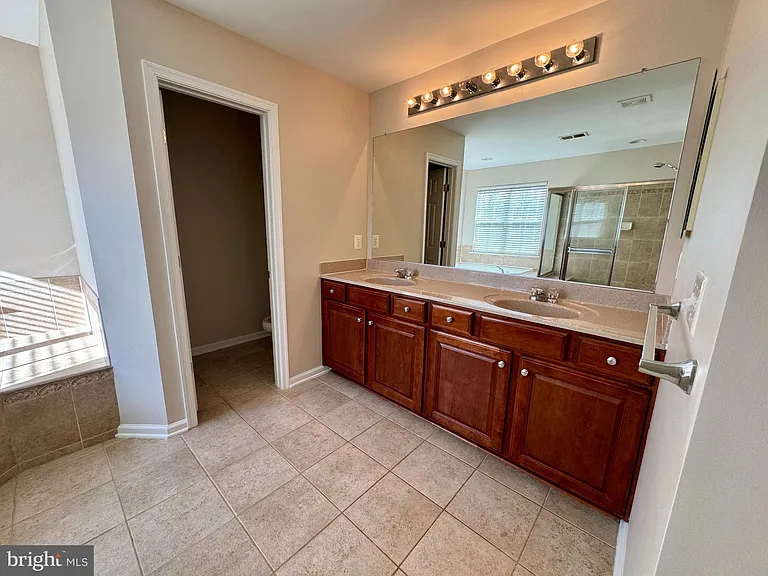 1308 Walker Dr — Photo 12