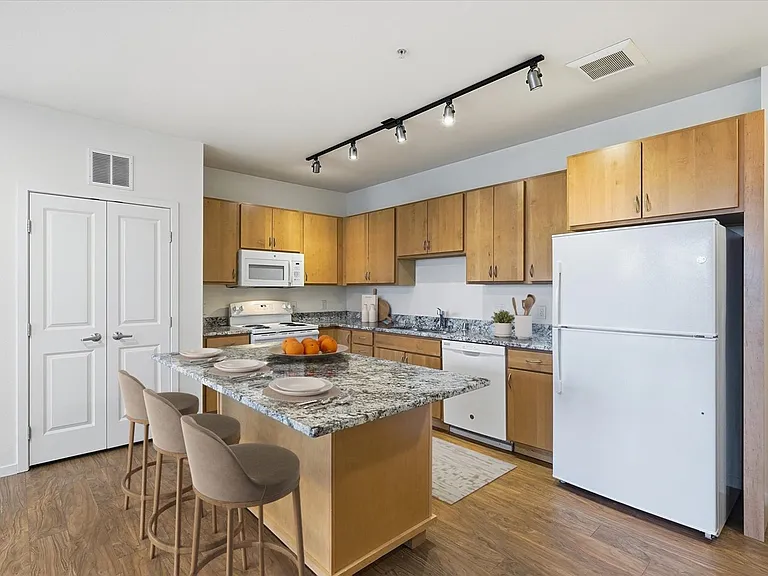 Grand Central Flats — Photo 17