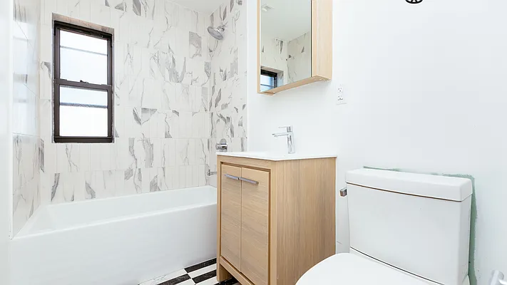 Rented by Nooklyn NYC LLC | media 31