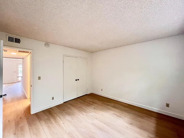 Bedroom (2)