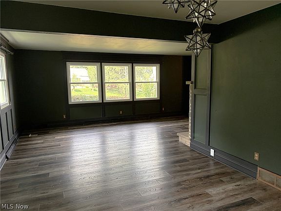 4th image of 144 Everhard Rd SW