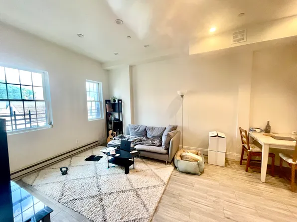 38-28 28th St #2F, Long Island City, NY 11101