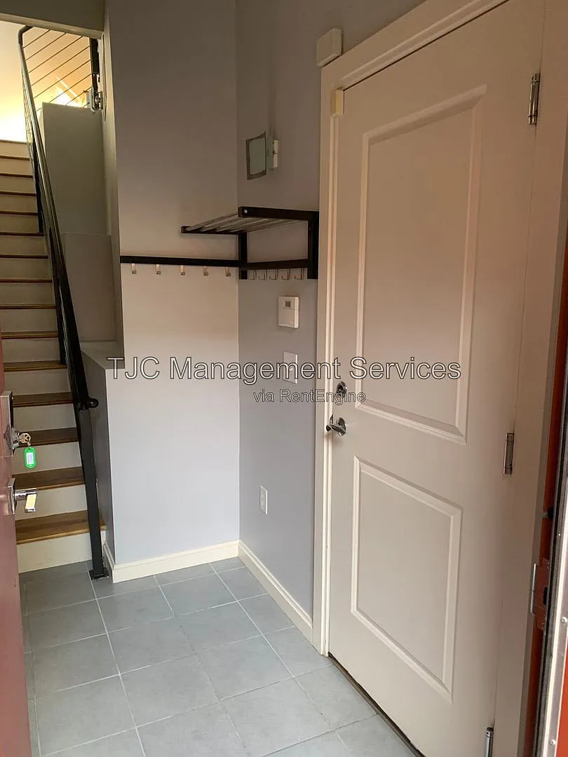2 bed, 2.5 bath, 1577 sqft, $3,515 — Photo 4