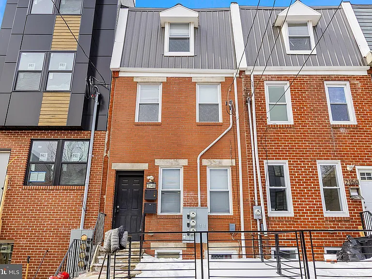 2148 N Franklin St #2 — Photo 1