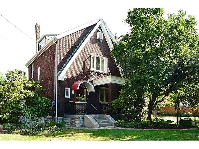 5833 Wayne Rd photo 1