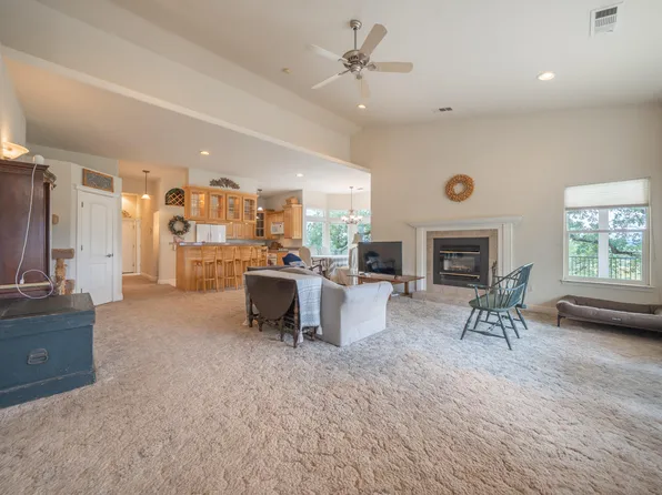12921 Gas Point Rd, Igo, CA 96047