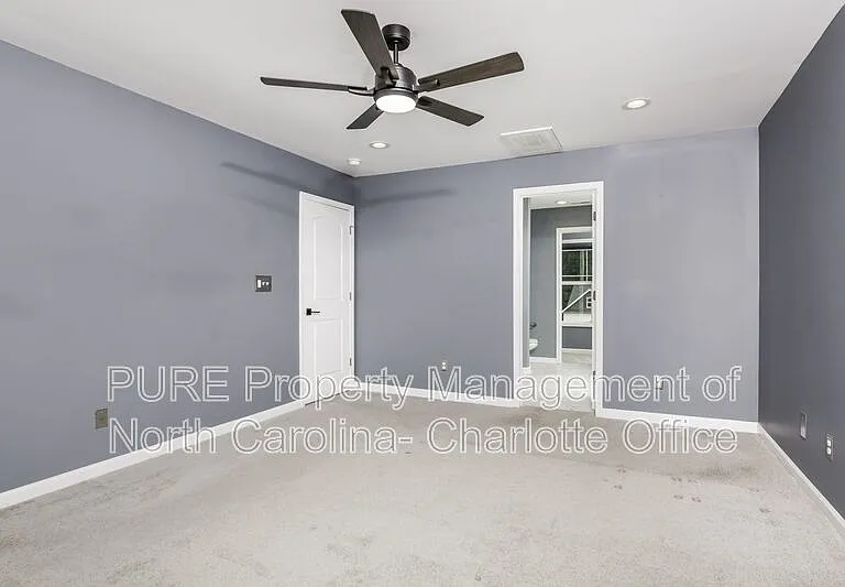 327 Silverleaf Dr — Photo 8