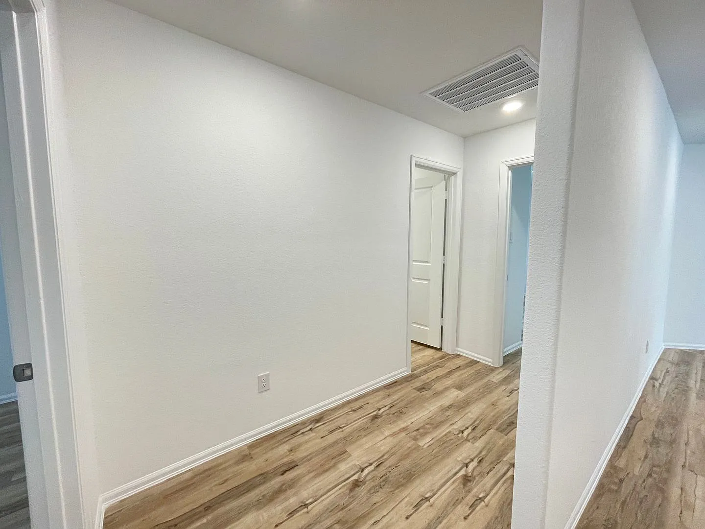 House For Lease in Richmond — Photo 4