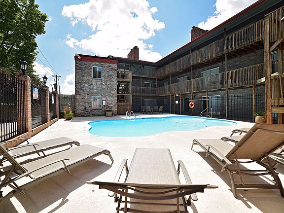 5th image of 3745 Warwick Blvd APT 4