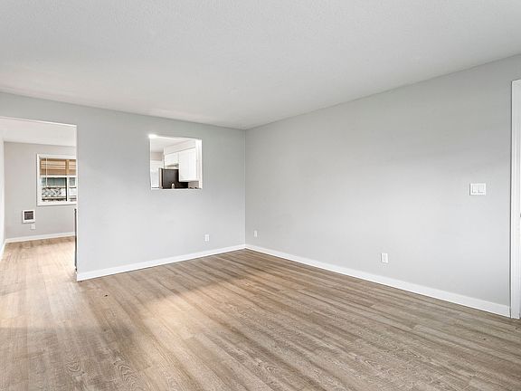 5th image of 1365 SE Cedar St APT 4