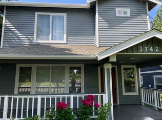 3742 SW 100th St, Seattle, WA 98146