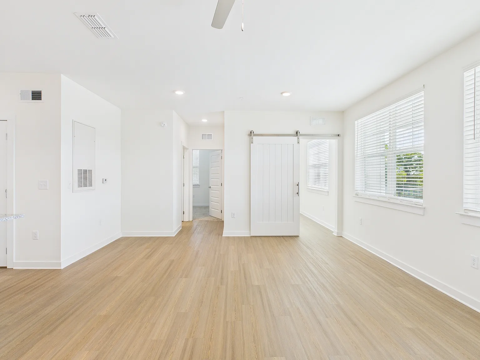 2 bed, 1267 sqft, $1,999 — Photo 2