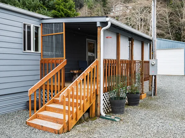 648 S Easy St, Rockaway Beach, OR 97136