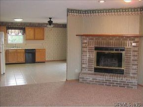 4th image of 1033 Robert Dr