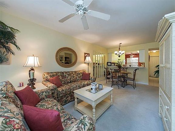 4th image of 209 Robin Hood Cir Unit 103