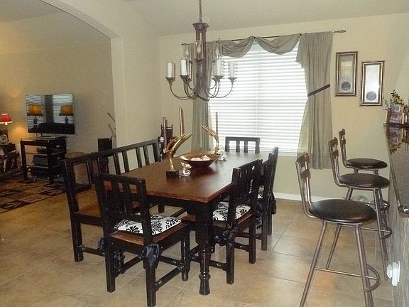 5th image of 1009 Hyde Park Dr