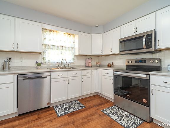3rd image of 634 Bradley Street