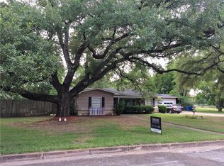208 Miller St, Navasota, TX 77868