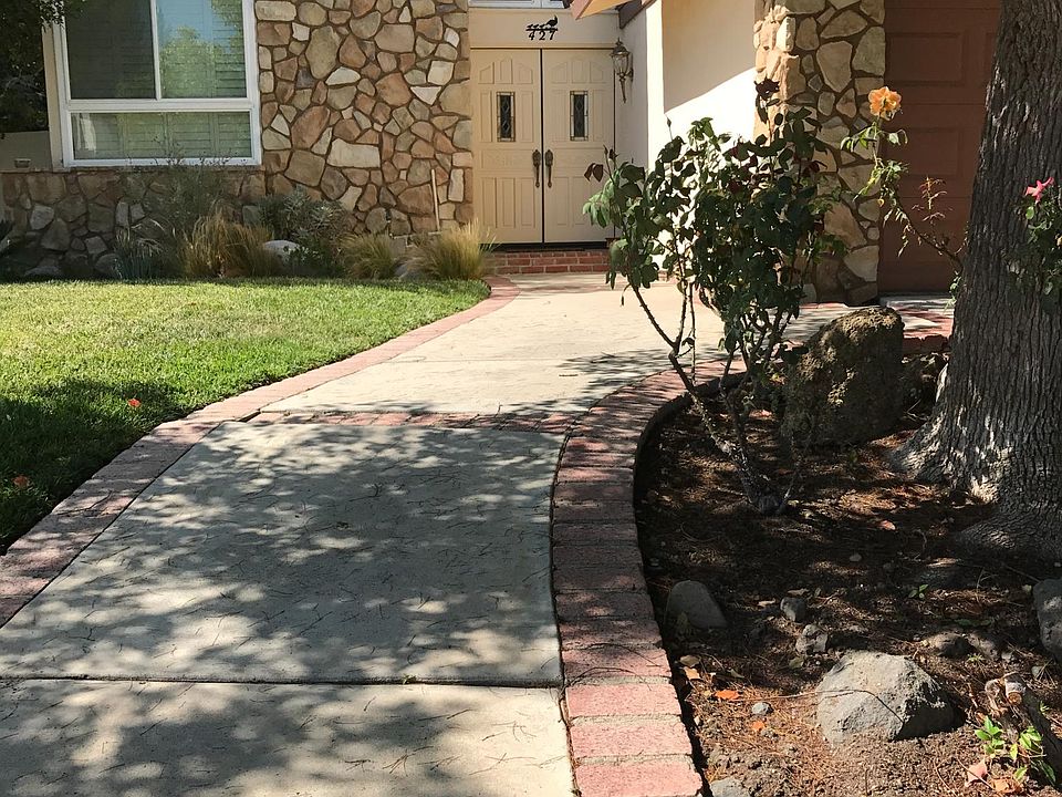 1st image of 427 Sundance St