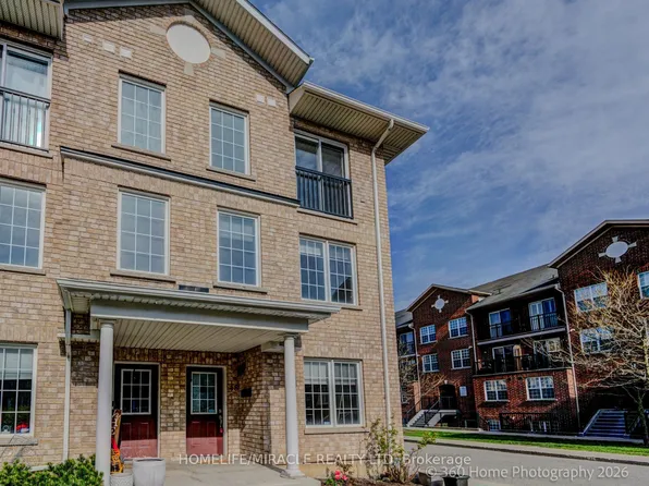 48 Strangford Ln, Toronto, ON M1L 0E4