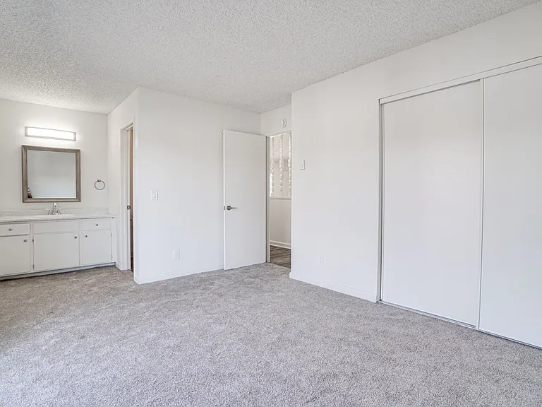 Oak Valley Apartments — Photo 53