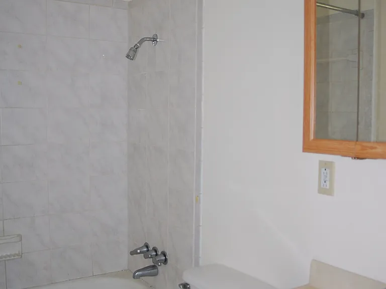 109 Ralph Dr — Photo 9