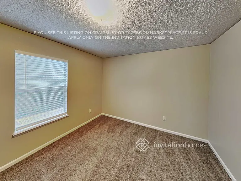 13581 Ashford Wood Ct E — Photo 17