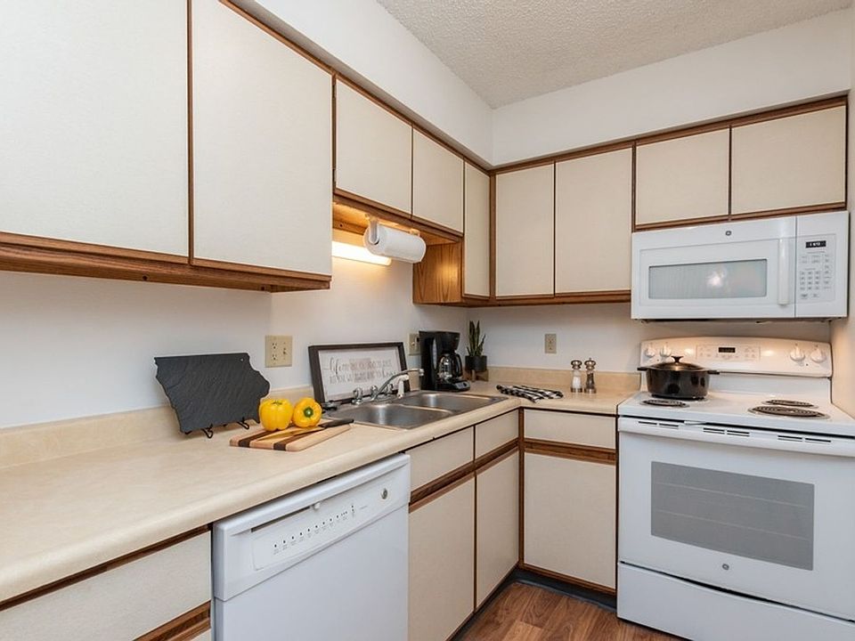 1st image of 318 Finkbine Ln #3