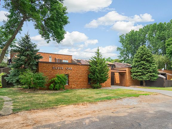 2nd image of 350 Oakwood Dr APT 8