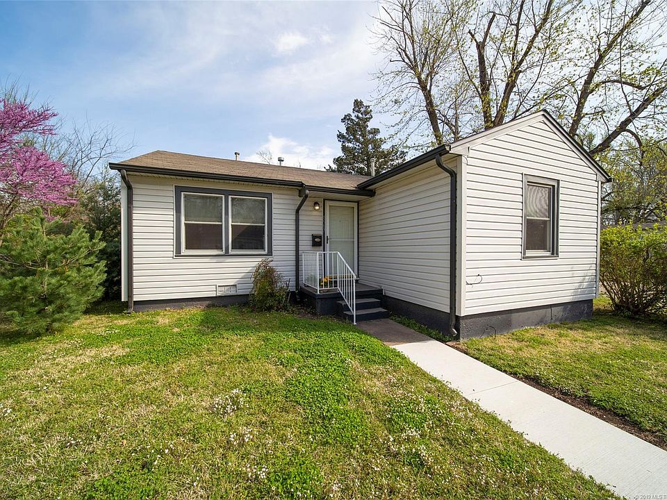 1st image of 1517 E 45th Pl