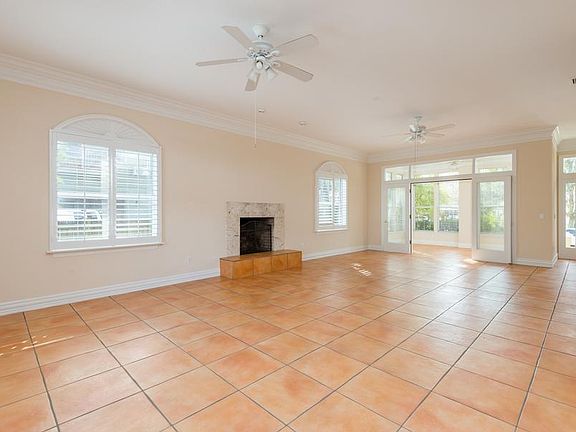 4th image of 1607 Deleon St