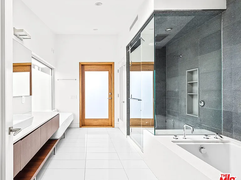 524 Rialto Ave — Photo 39