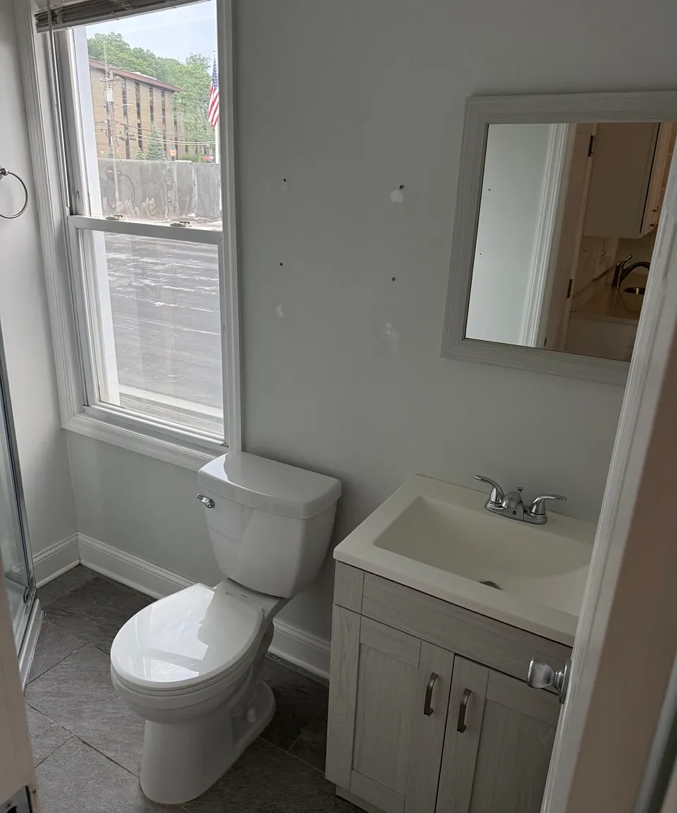 25 Pine St — Photo 2