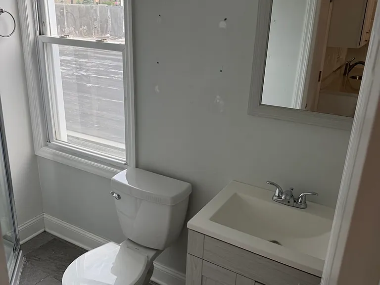 25 Pine St #27B — Photo 2