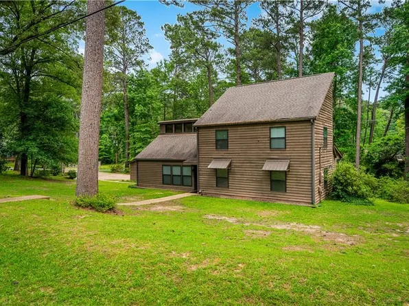 4200 Aspen Ct, Pineville, LA 71360