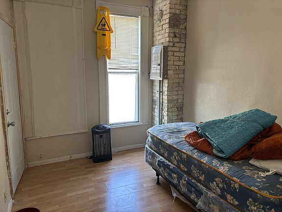 3rd image of 2212 Oakland Ave #1