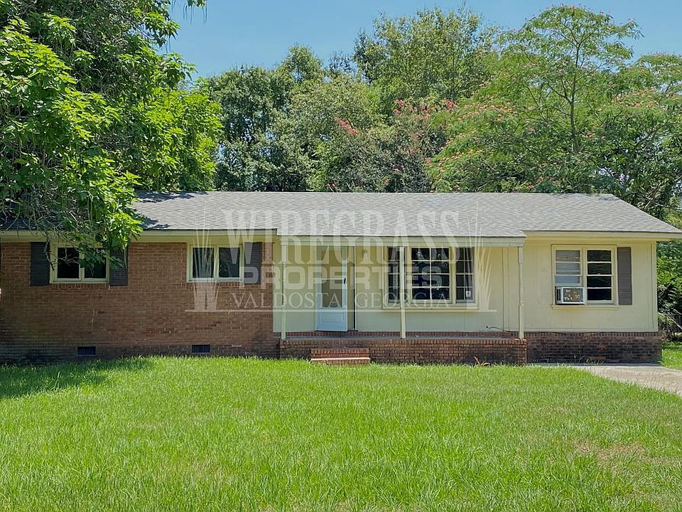 1st image of 923 Ponderosa Dr