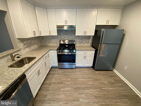 3rd image of 15301 Diamond Cove Ter APT F