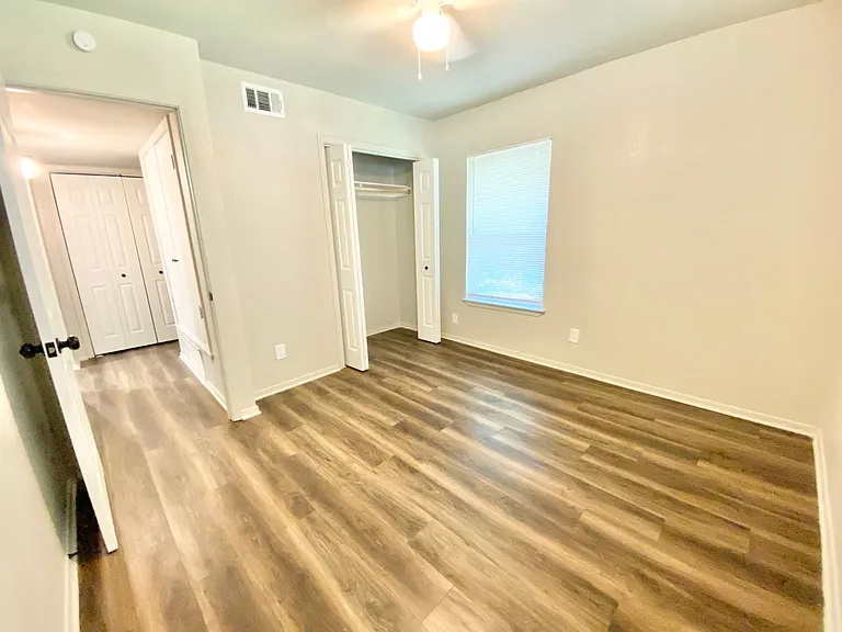 117 E Sanford St #B — Photo 11