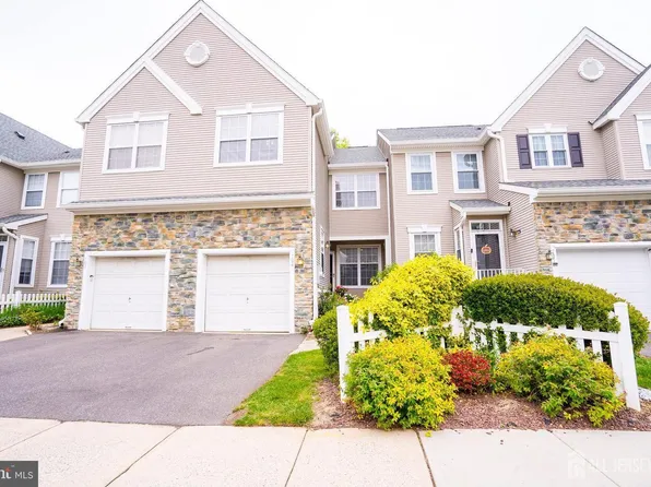 704 Dahlia Cir, Dayton, NJ 08810