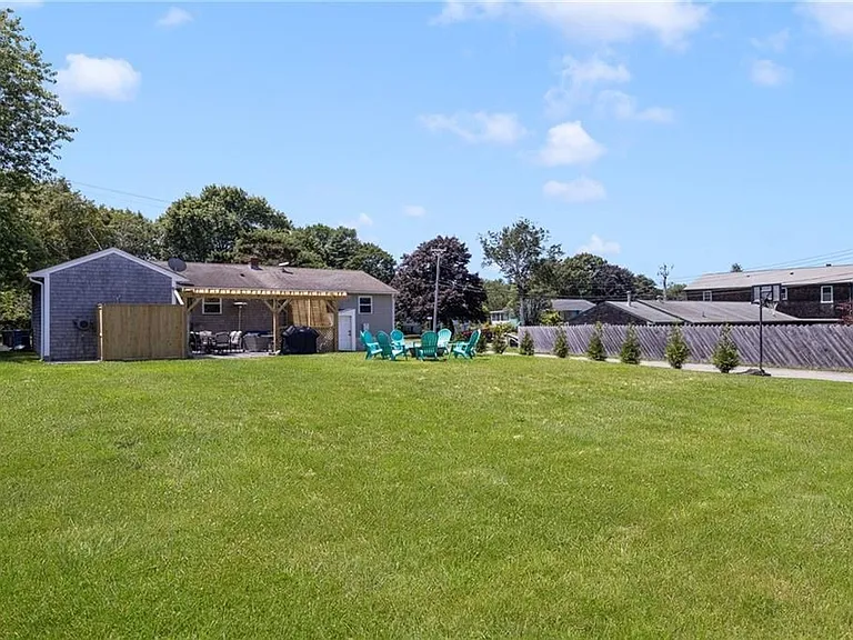 340 Old Mill Ln — Photo 32