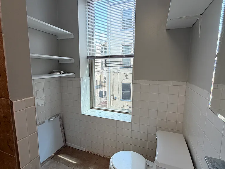 219 S 41st St #B — Photo 11