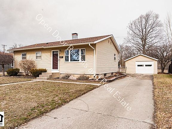 2nd image of 605 N Camden Dr