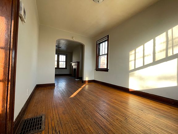 3rd image of 589 Frebis Ave