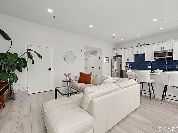 4th image of 10 Ann Street #301