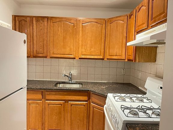 4th image of 106 Suydam St #2