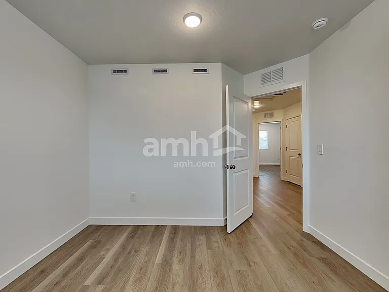 9717 W Tamarisk Ave — Photo 14
